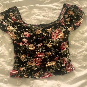 Cute floral crop top🌷❤️